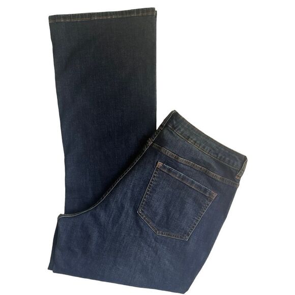 Lane Bryant Women's Low Rise Bootcut Dark wash Distressed Jeans sz 18 - Picture 3 of 13